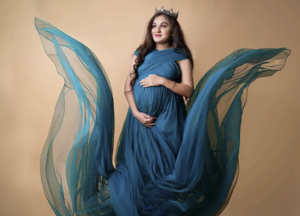 2022 Maternity Photoshoot Dress Trends | Mama Bump Rentals | Long sleeve maternity  dress, Maternity dresses for photoshoot, Trending dresses