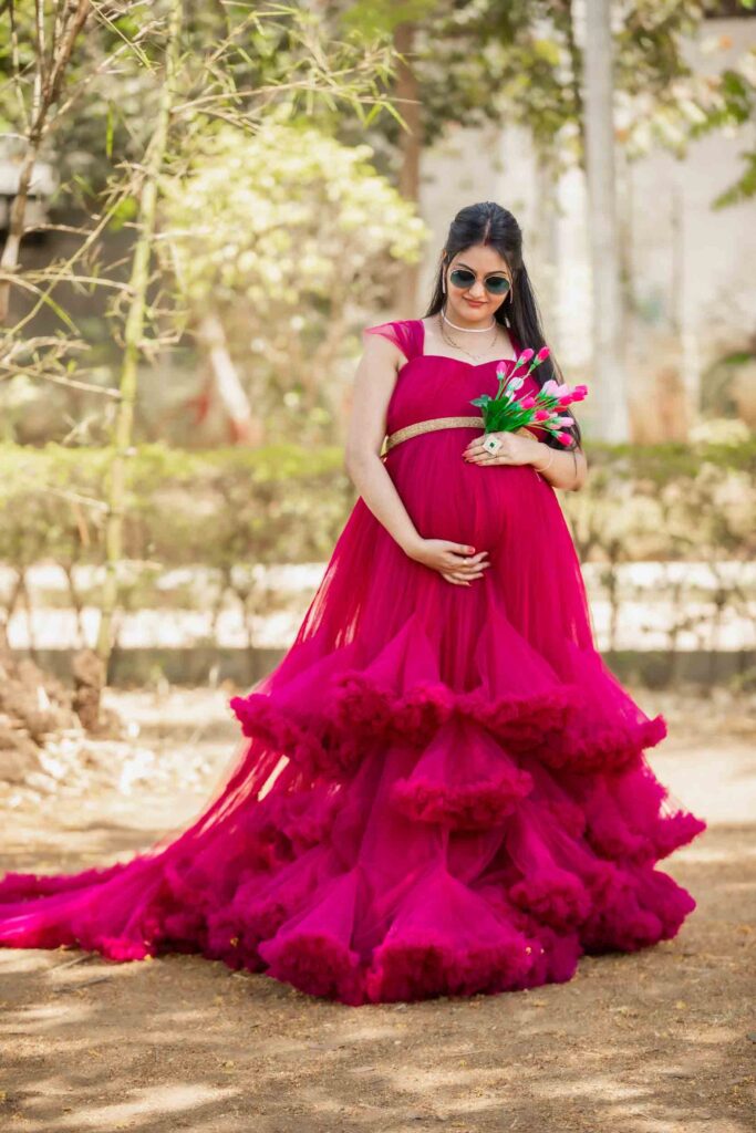 Maternity Photoshoot Gowns on Rent | Same Day Delivery